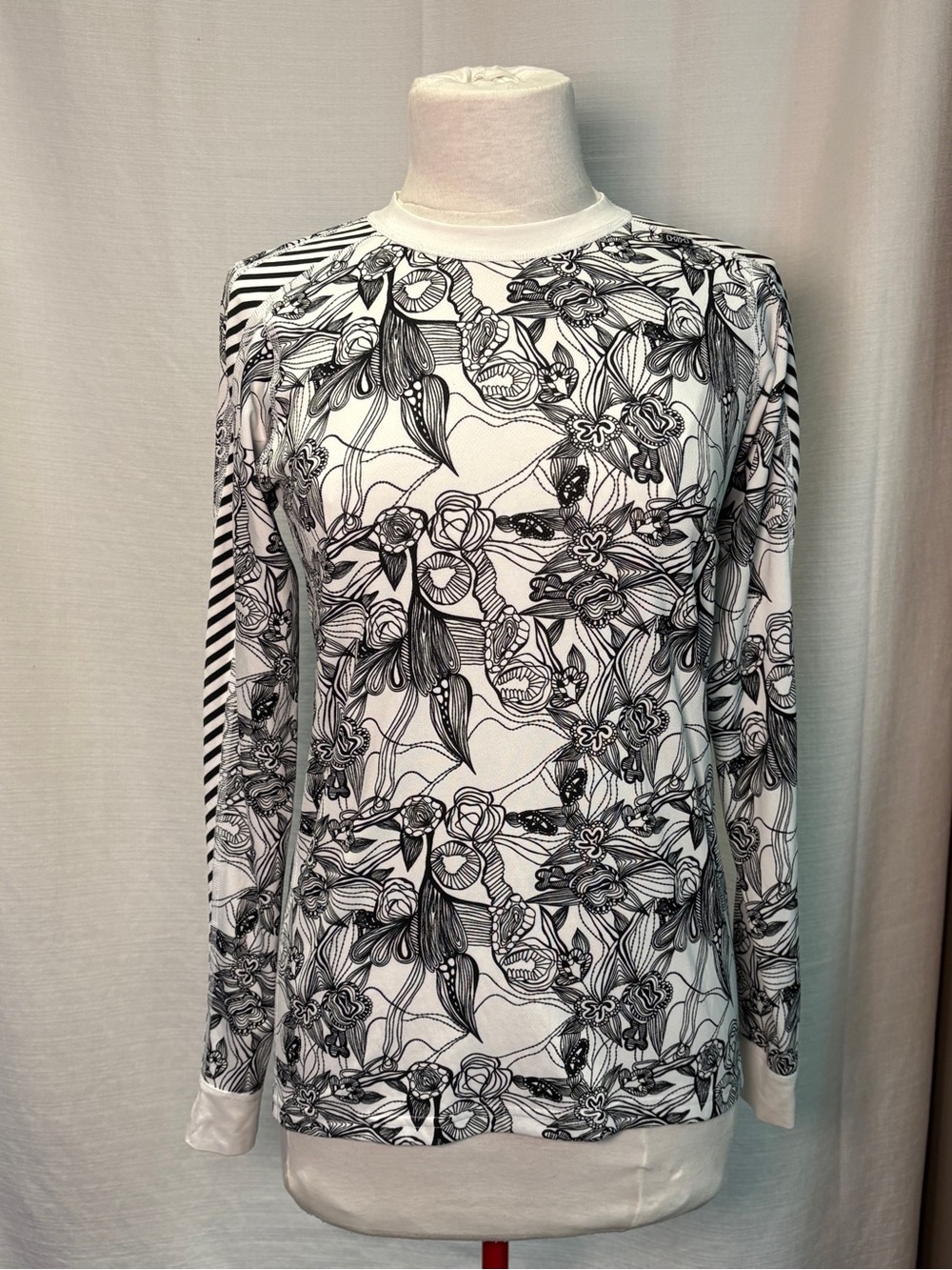 Helly Hansen Black & White Floral-Print Long Sleeve Top